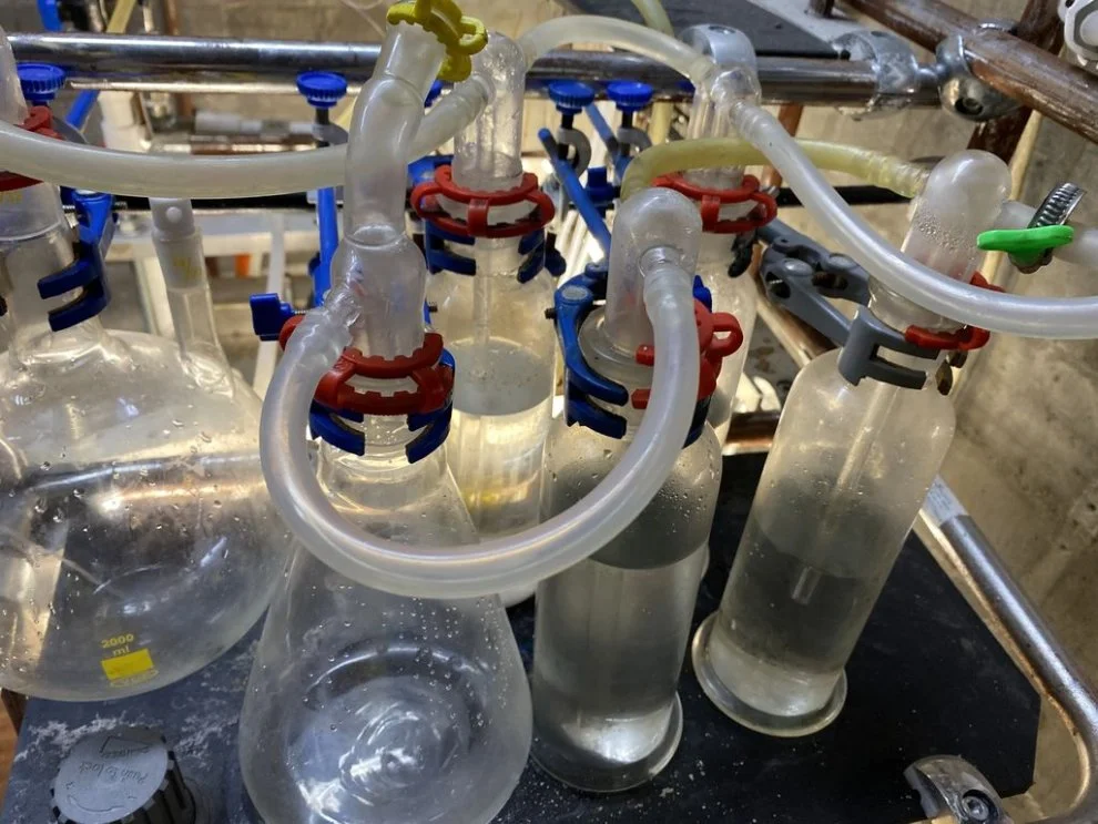 Hydra liquid from cascades to reactor.webp